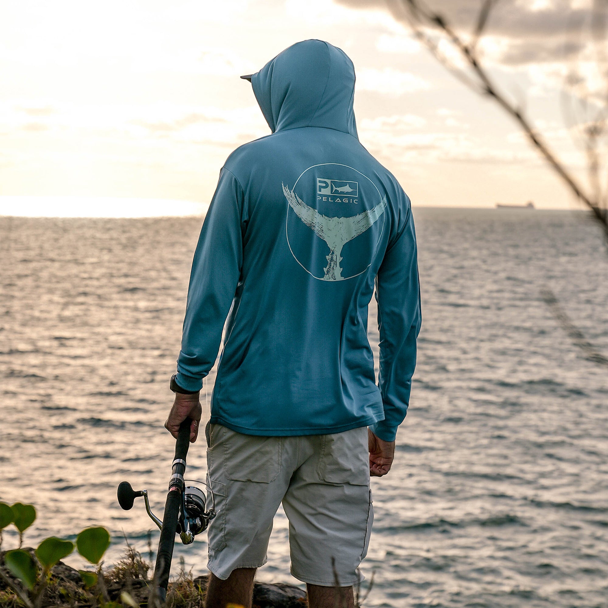 Aquatek Tails Up Hooded Fishing Shirt | PELAGIC Fishing Gear