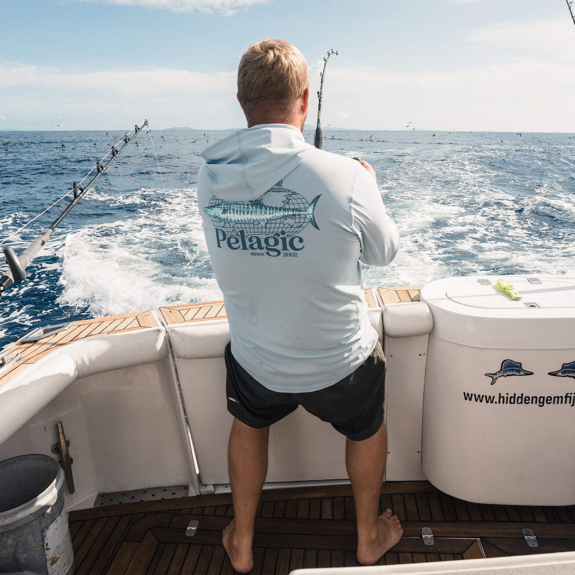 Vaportek Worldwide Wahoo Hooded Fishing Shirt