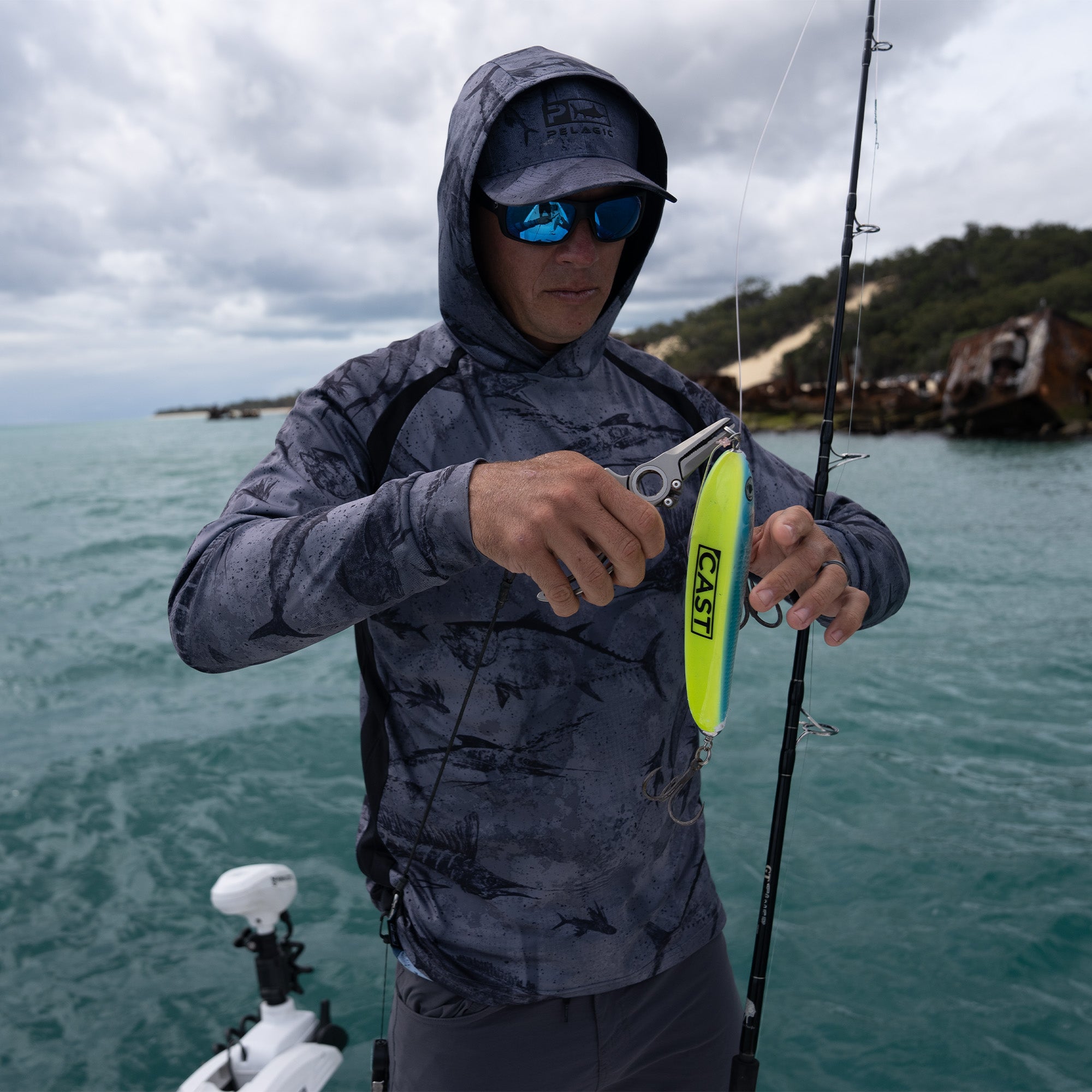 SUN GAITER Mask UPF 50+ UV Protecter Tuna Fish Ocean Boat Fishing