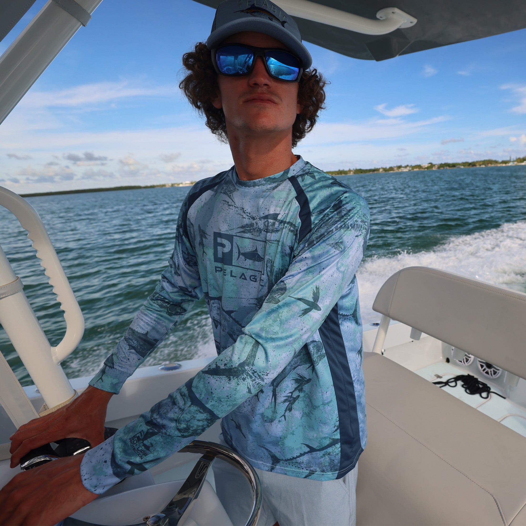 Pelagic Vaportek Hooded Fishing Shirt - OSLG - XXL - TackleDirect